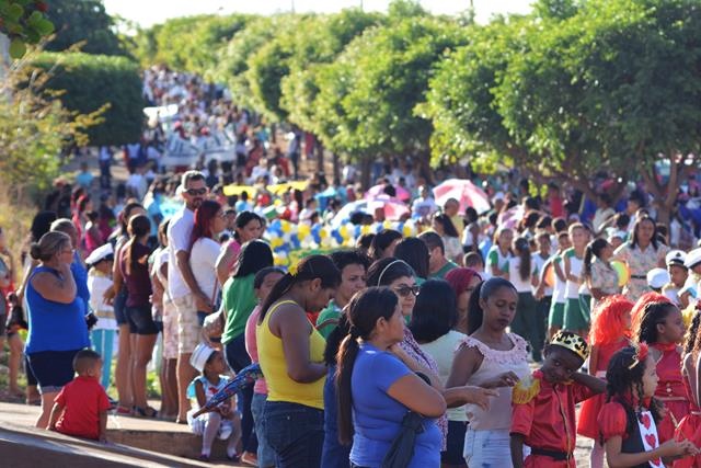 Imagem capa da notícia Educação foi o tema do Desfile da Independência em Francinópolis