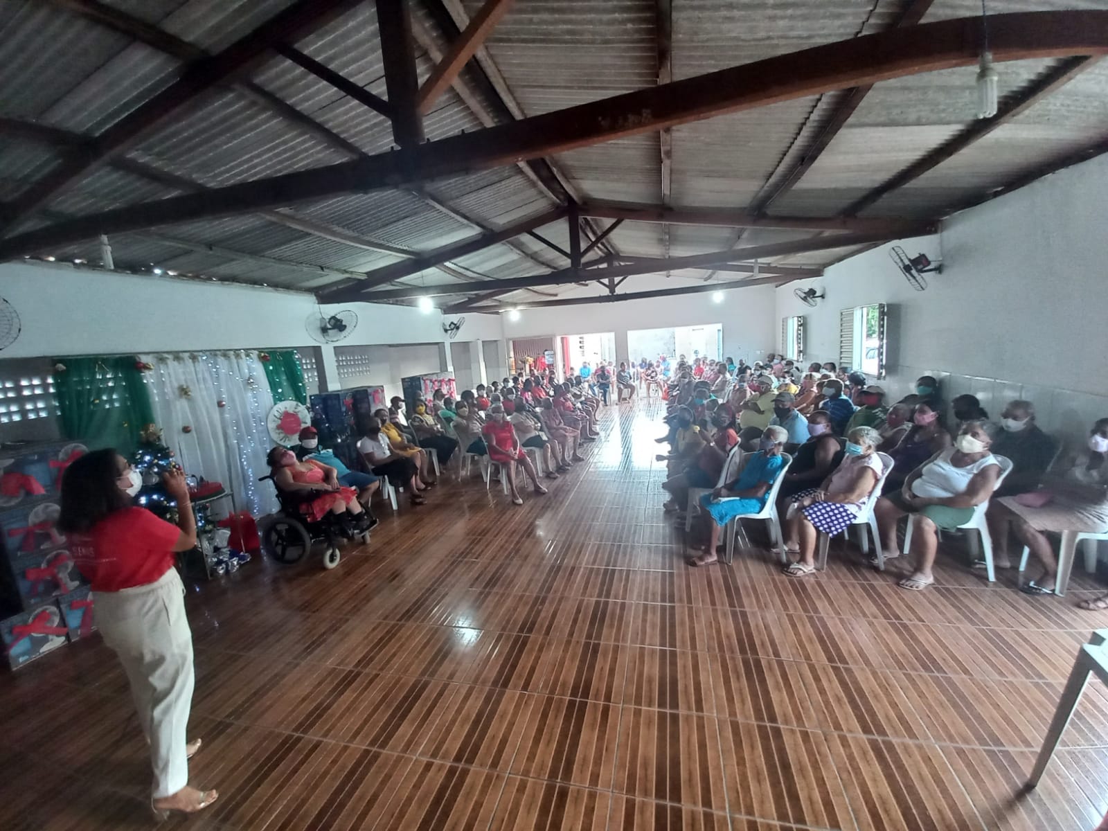 Imagem capa da notícia Secretária de Assistência Social realiza confraternização para os idosos do SCFV