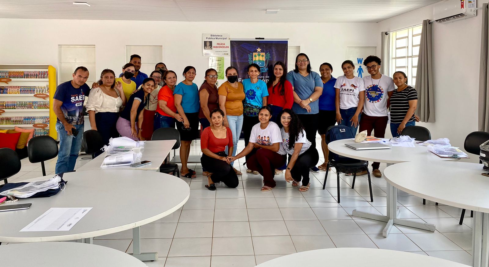 Imagem capa da notícia Secretária de Educação realiza reunião com gestores para apresentação da Equipe Multiprofissional