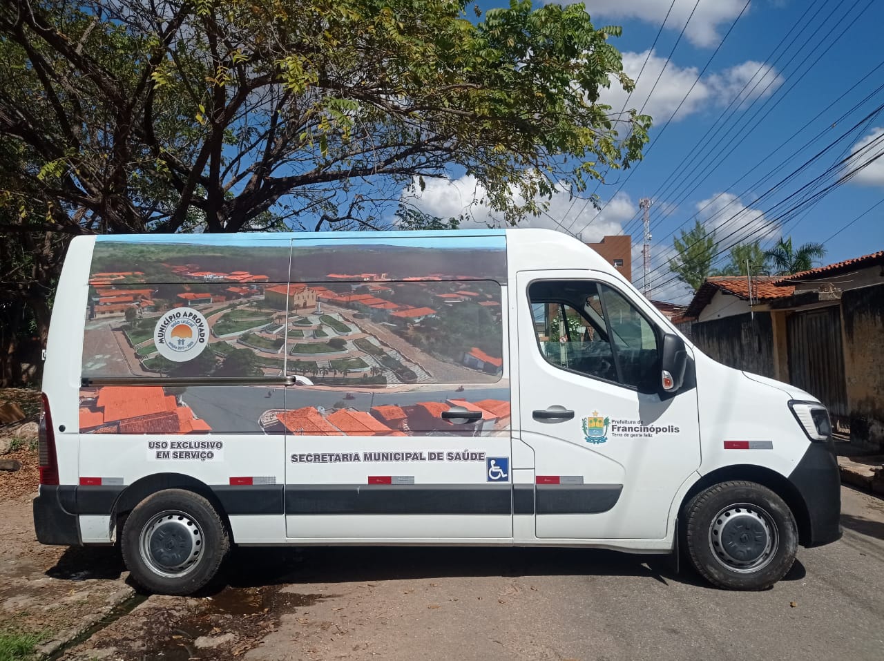 Imagem capa da notícia Secretaria de Saúde de Francinópolis adquire veículo para transporte de pacientes