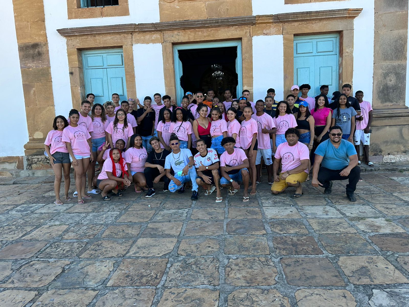 Imagem capa da notícia Prefeitura de Francinópolis proporciona experiência cultural a jovens do município em visita a cidade histórica de Oeiras.