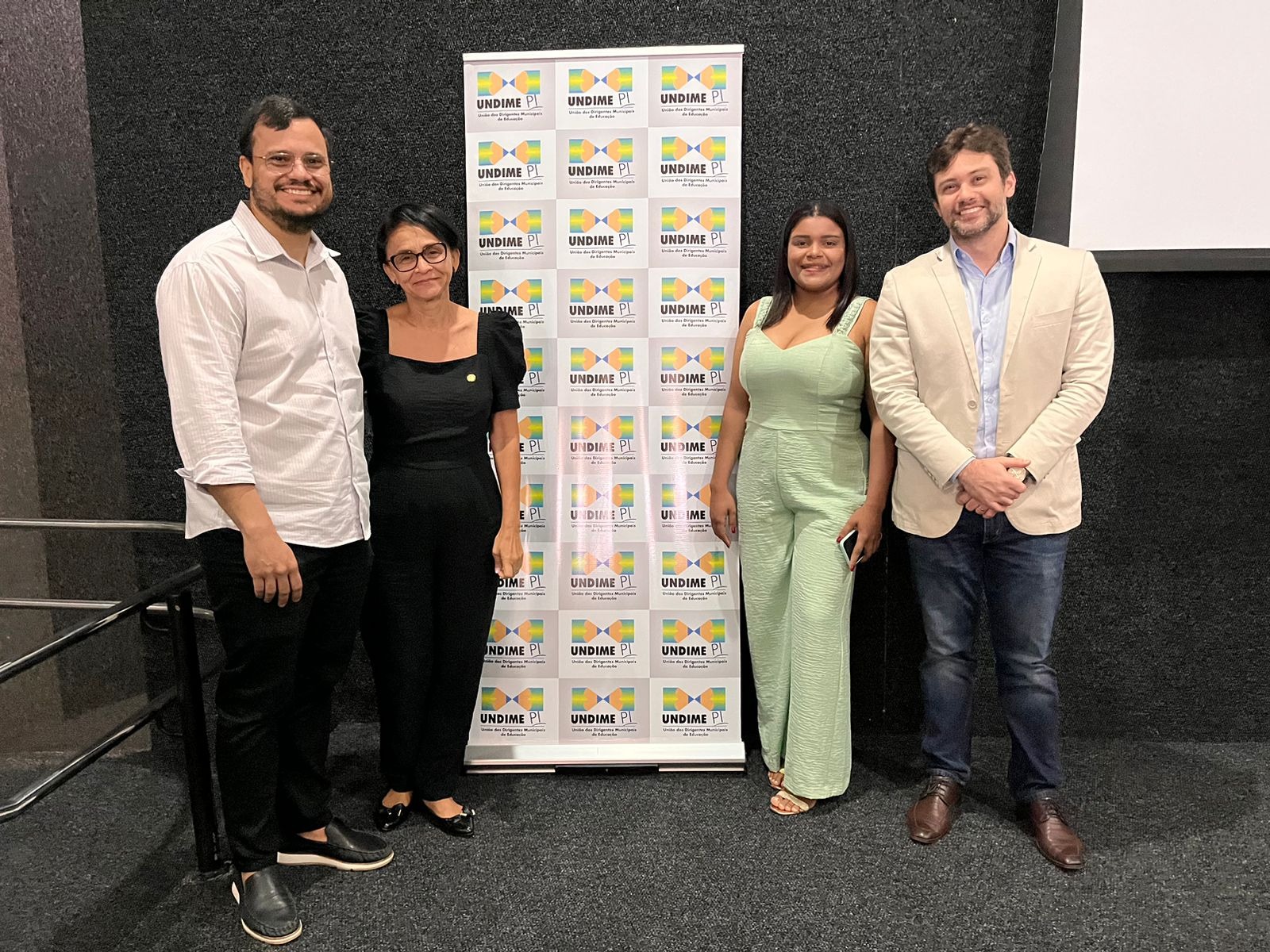 Imagem capa da notícia Secretária de Educação e atual presidente da Undime-PI e Técnica da SEMEC, participaram da oficina sobre a Nova Lei de Licitações - novidades e impactos em Teresina-PI.