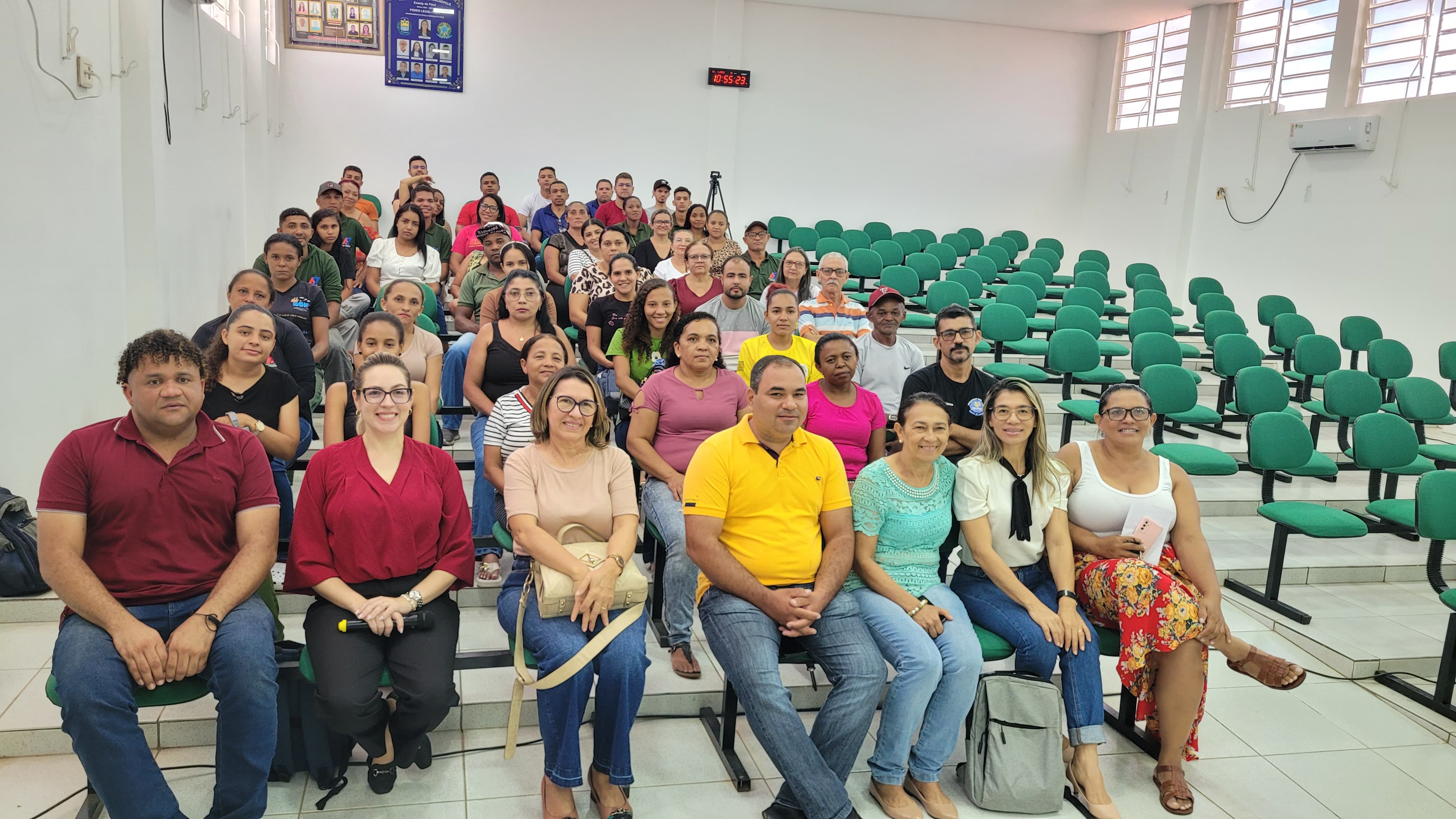 Imagem capa da notícia Secretaria Municipal de Meio Ambiente e Turismo realiza reunião de atualização do Plano Municipal de Gerenciamento de Resíduos Sólidos