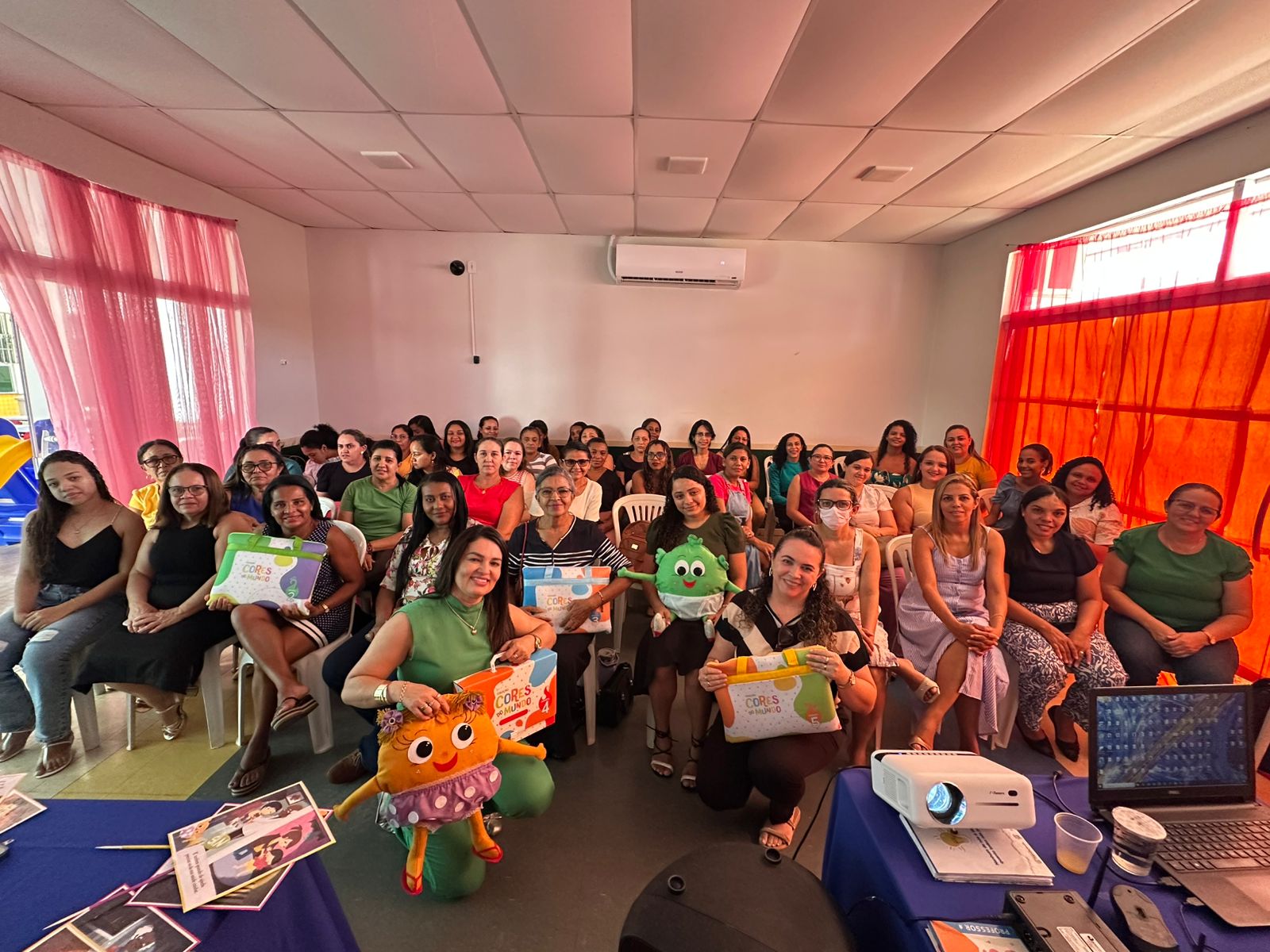 Imagem capa da notícia Implantação da Coleção Cores do Mundo é realizada em Francinópolis com foco na Educação Infantil